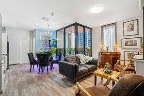 Interior - UNIQUE CBD BOTIQUE STAY|BALCONY| NETFLIX | WIFI |Rundle St|UniAdelaide|UniSA|RAH (Adelaide)