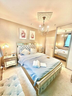 Room - UNIQUE CBD BOTIQUE STAY|BALCONY| NETFLIX | WIFI |Rundle St|UniAdelaide|UniSA|RAH (Adelaide)