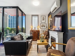 Smart TV, fireplace, video games, table tennis - UNIQUE CBD BOTIQUE STAY|BALCONY| NETFLIX | WIFI |Rundle St|UniAdelaide|UniSA|RAH (Adelaide)
