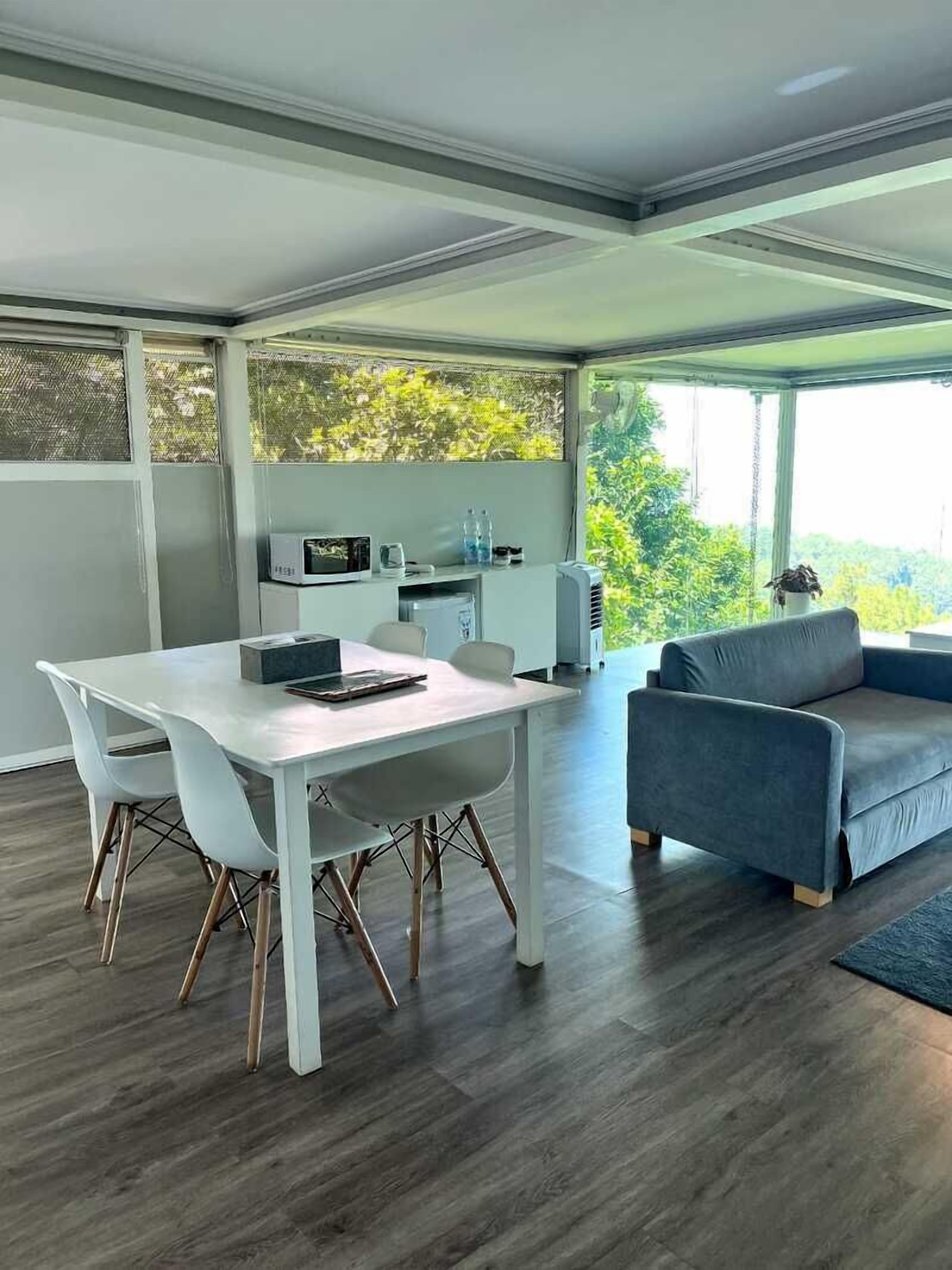 Mountain View Cliff Room | Free WiFi
