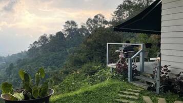 Premium Mountain View Villa | Free WiFi