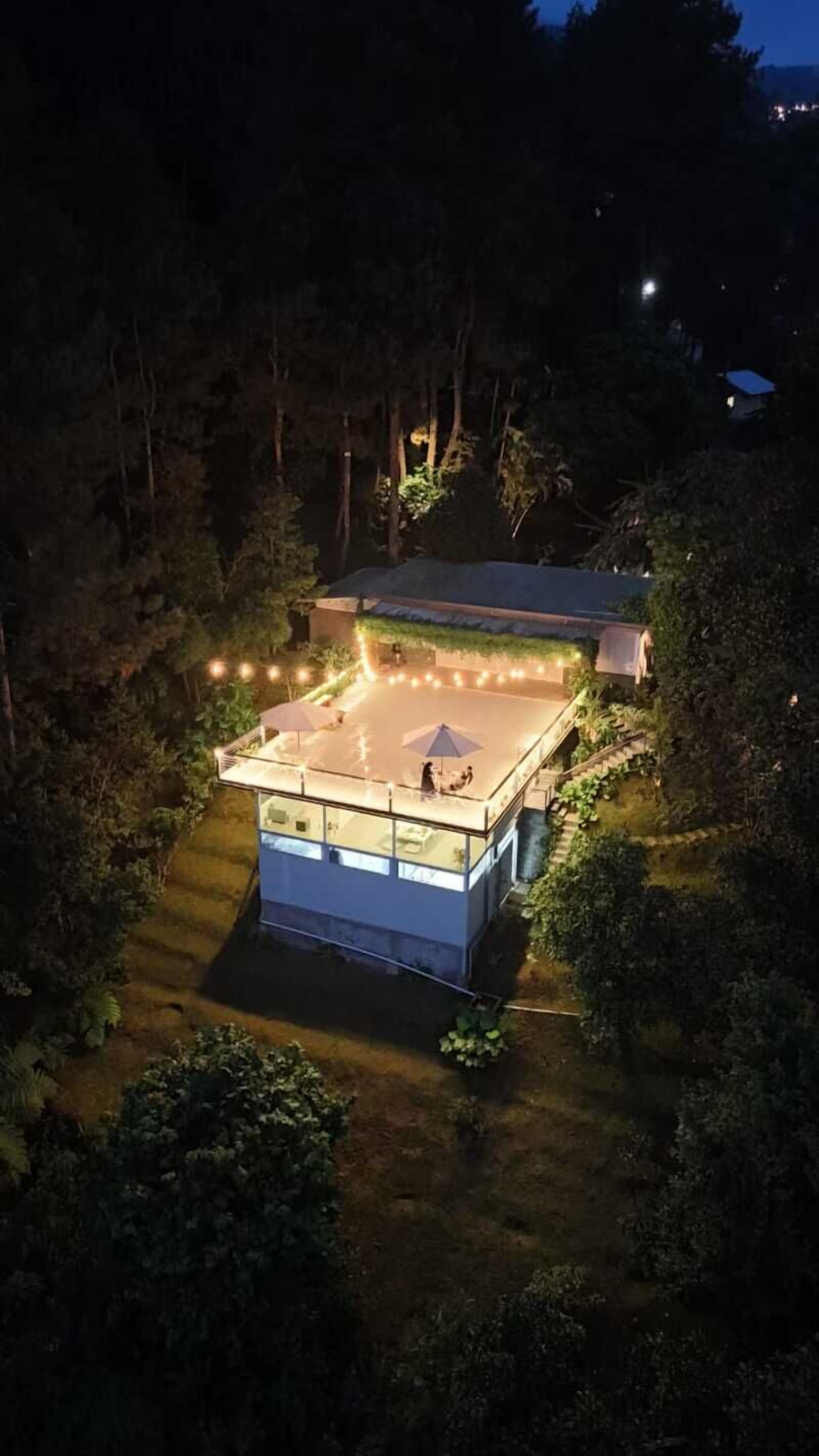 Mountain View Cliff Room | Free WiFi