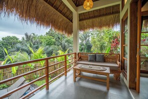 Zimmersafe, kostenloses WLAN, Bettwäsche