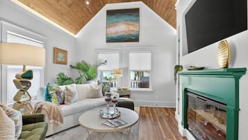 Smart-TV, peis og bøker