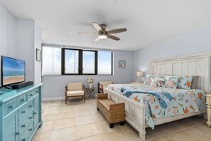 2 bedrooms, in-room safe, iron/ironing board, travel cot - Seas The Day- Oceanfront Daytona Beach Getaway – Huge Balcony, Steps to the Sand (Daytona Beach)