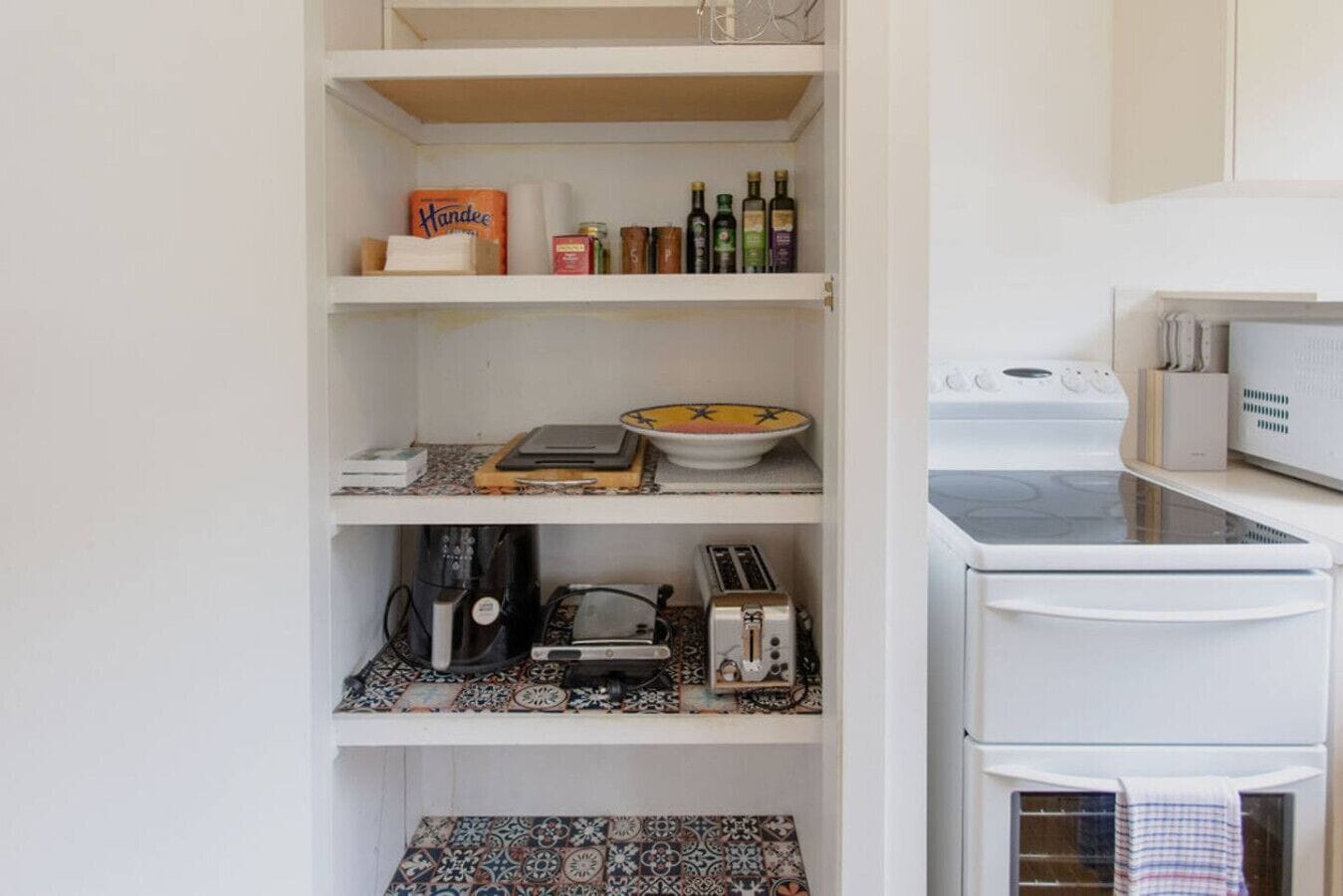 Réfrigérateur, micro-ondes, four, lave-vaisselle