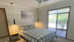 Room -  Coastal Palms  Relaxing pet friendly accommodation with pool (Yamba)