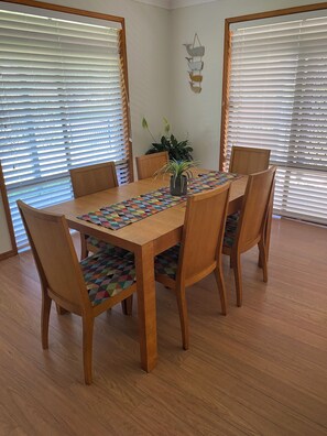 Dining -  Coastal Palms  Relaxing pet friendly accommodation with pool (Yamba)