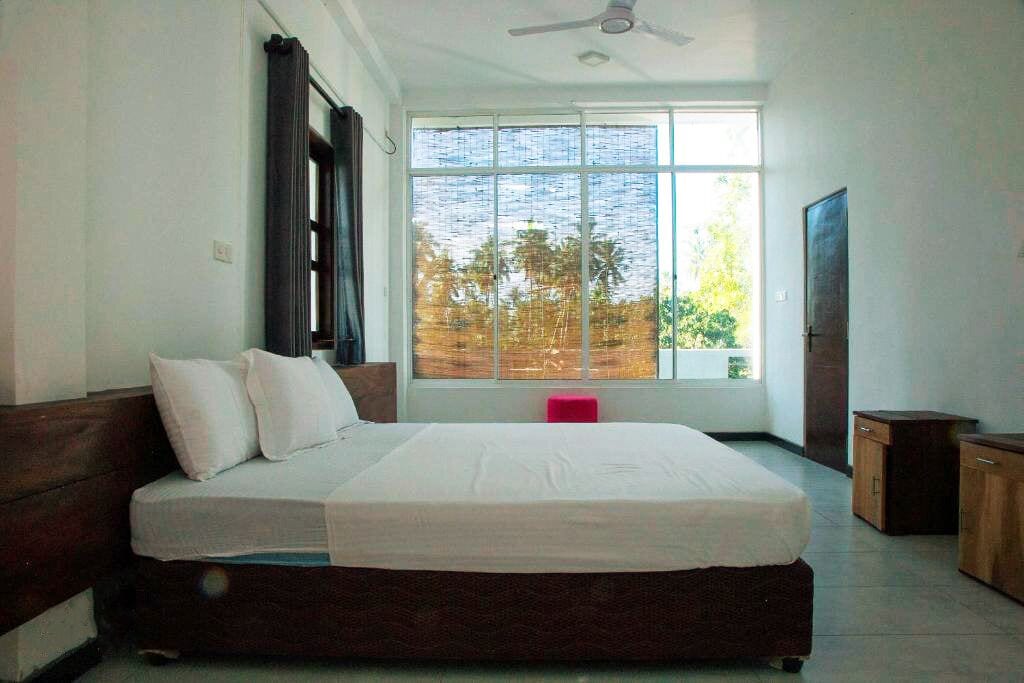 Deluxe-Doppelzimmer, Gartenblick | Schreibtisch, laptopgeeigneter Arbeitsplatz, kostenloses WLAN