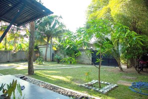 Pemandangan taman