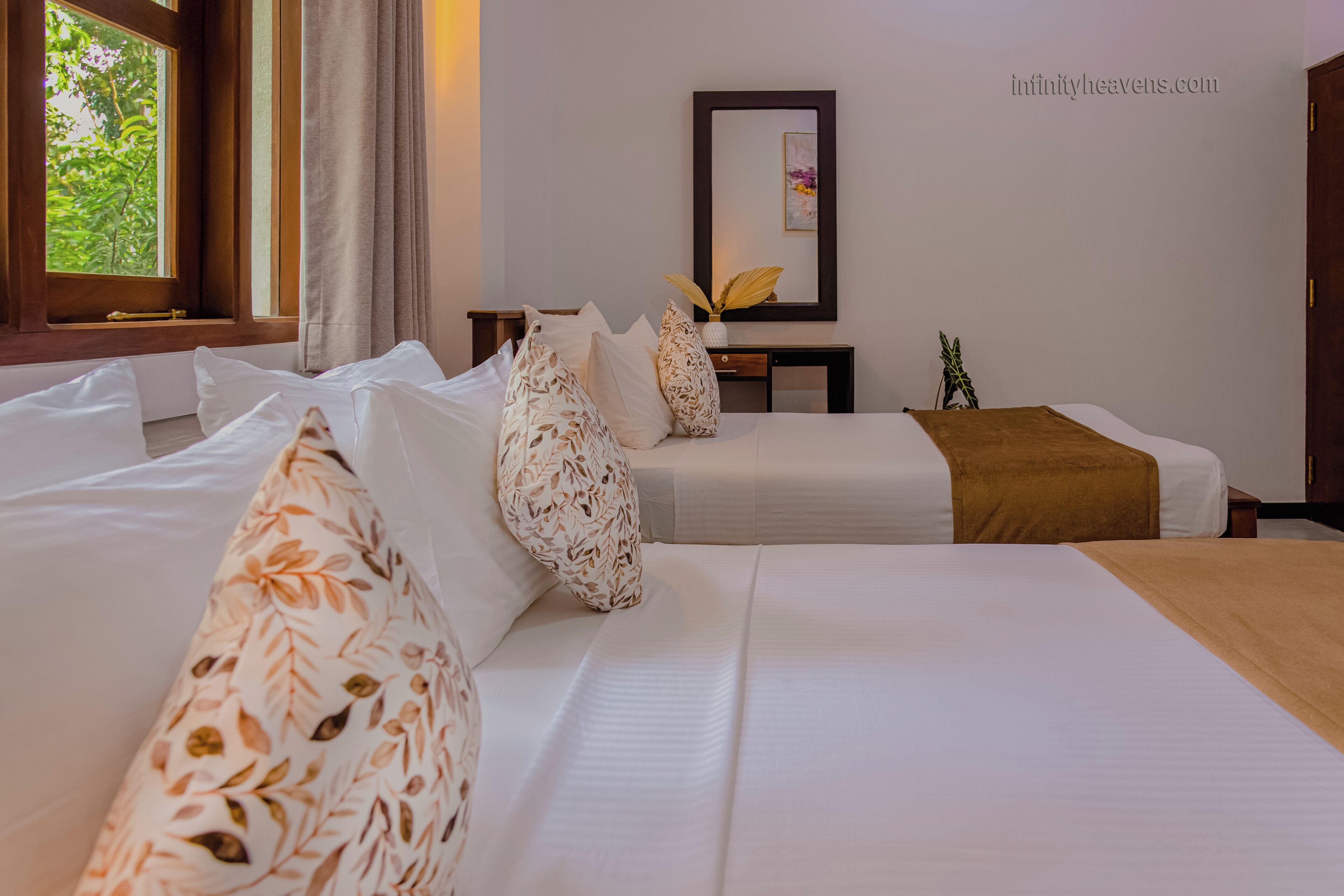 Tripla Deluxe | Una scrivania, postazione laptop, Wi-Fi gratuito, lenzuola