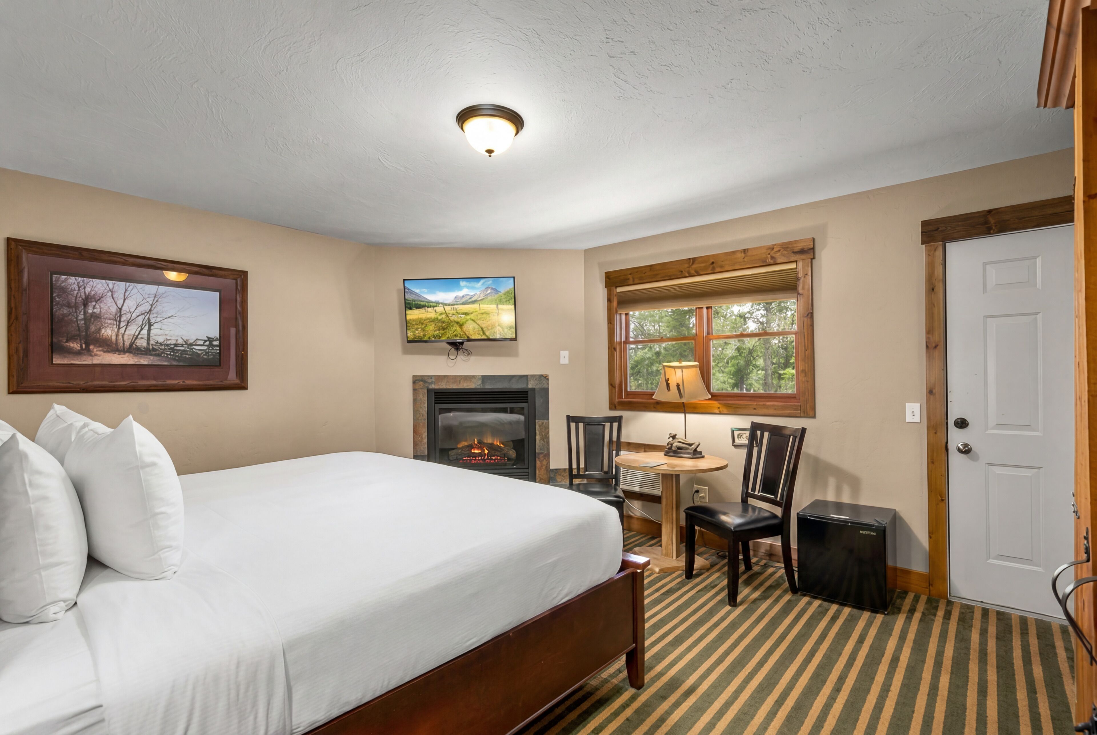 King Room | Free WiFi, bed sheets