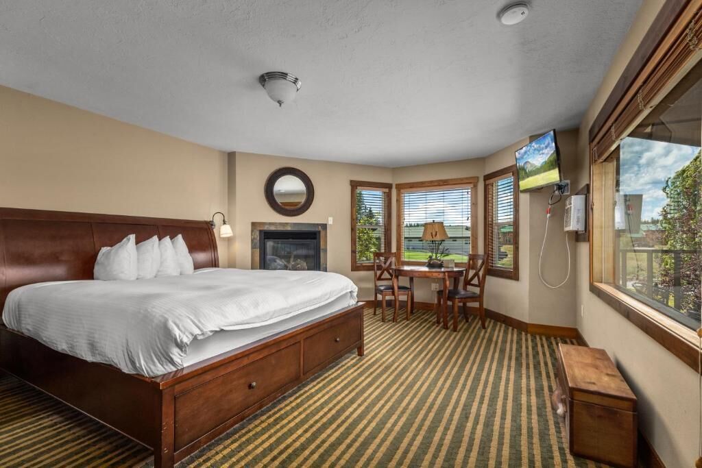 Deluxe Room, Balcony, River View | Free WiFi