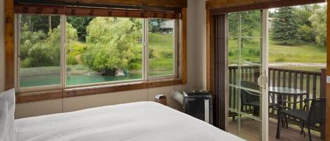 Habitación Deluxe, 1 cama King size, balcón, vista al río | Wifi gratis