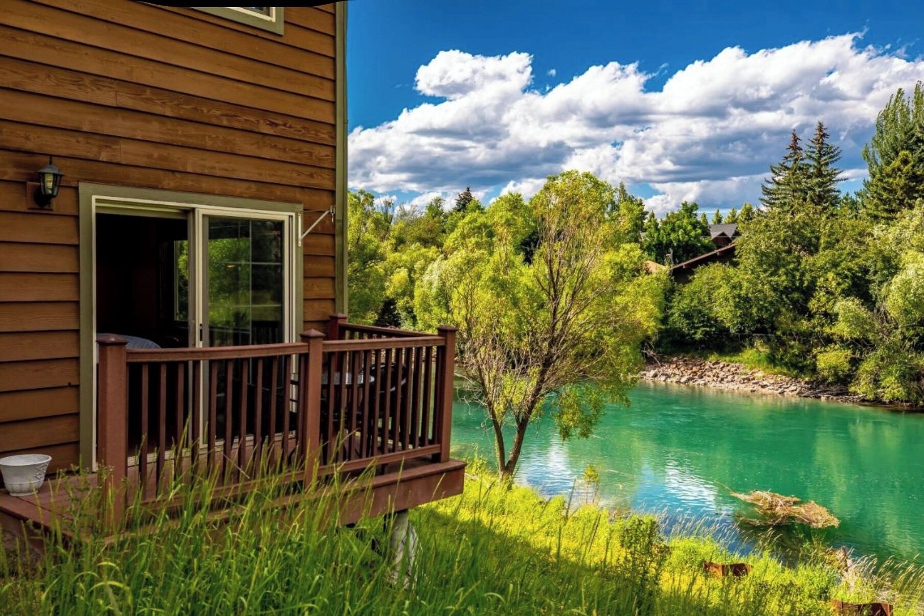 Oberlin King w/ 180° River Views | Terrace/patio