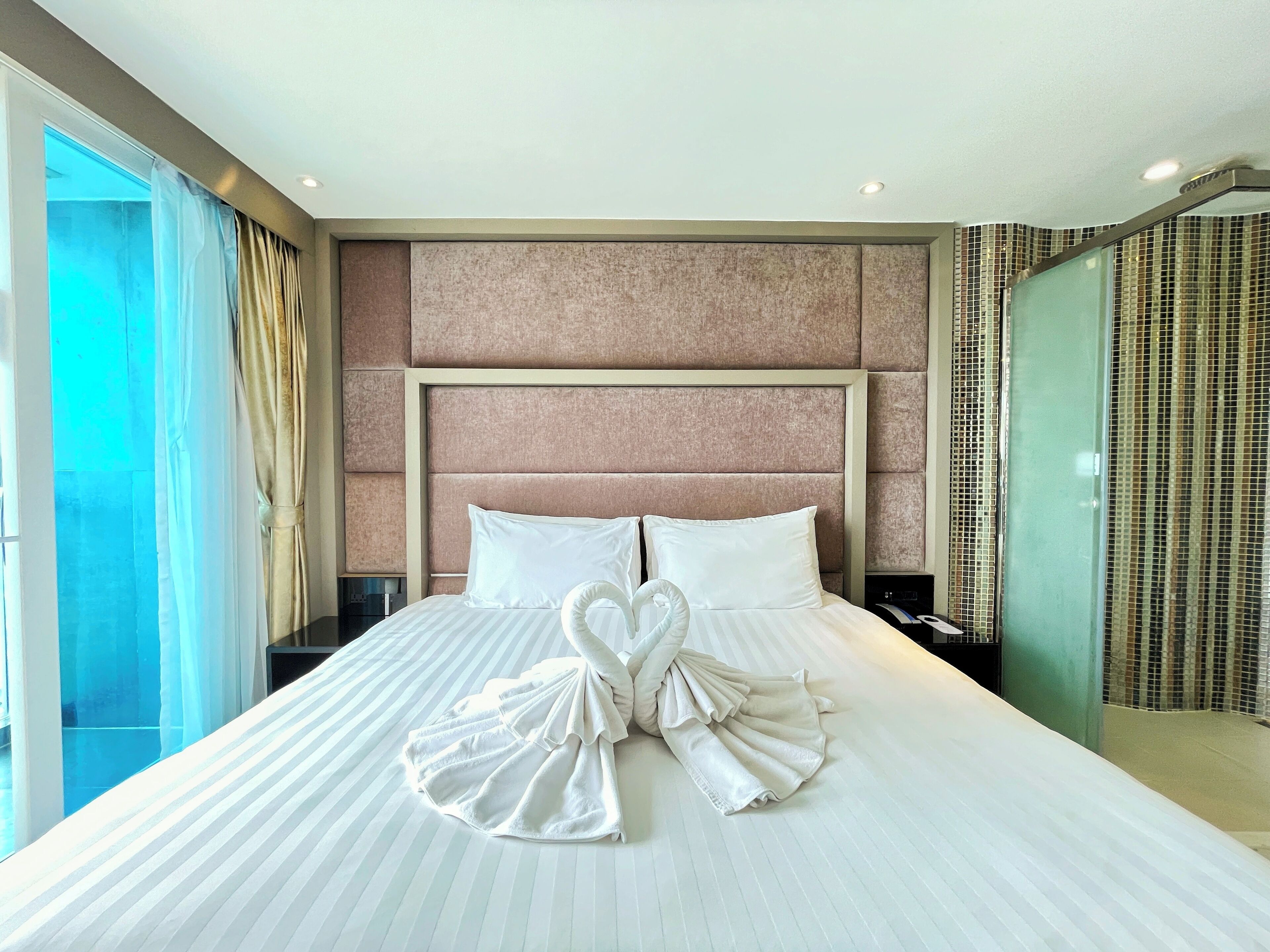 ห้องดีลักซ์ดับเบิล, วิวเมือง | พื้นที่ทำงานแบบใช้แล็ปท็อป, Wi-Fi ฟรี