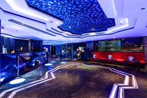 ฝ่ายต้อนรับ