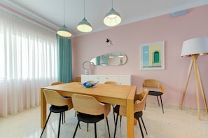 Apartamento, 2 quartos, cozinha | Sala de jantar