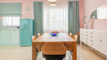 Appartement, 2 chambres, cuisine | Salle Ă manger