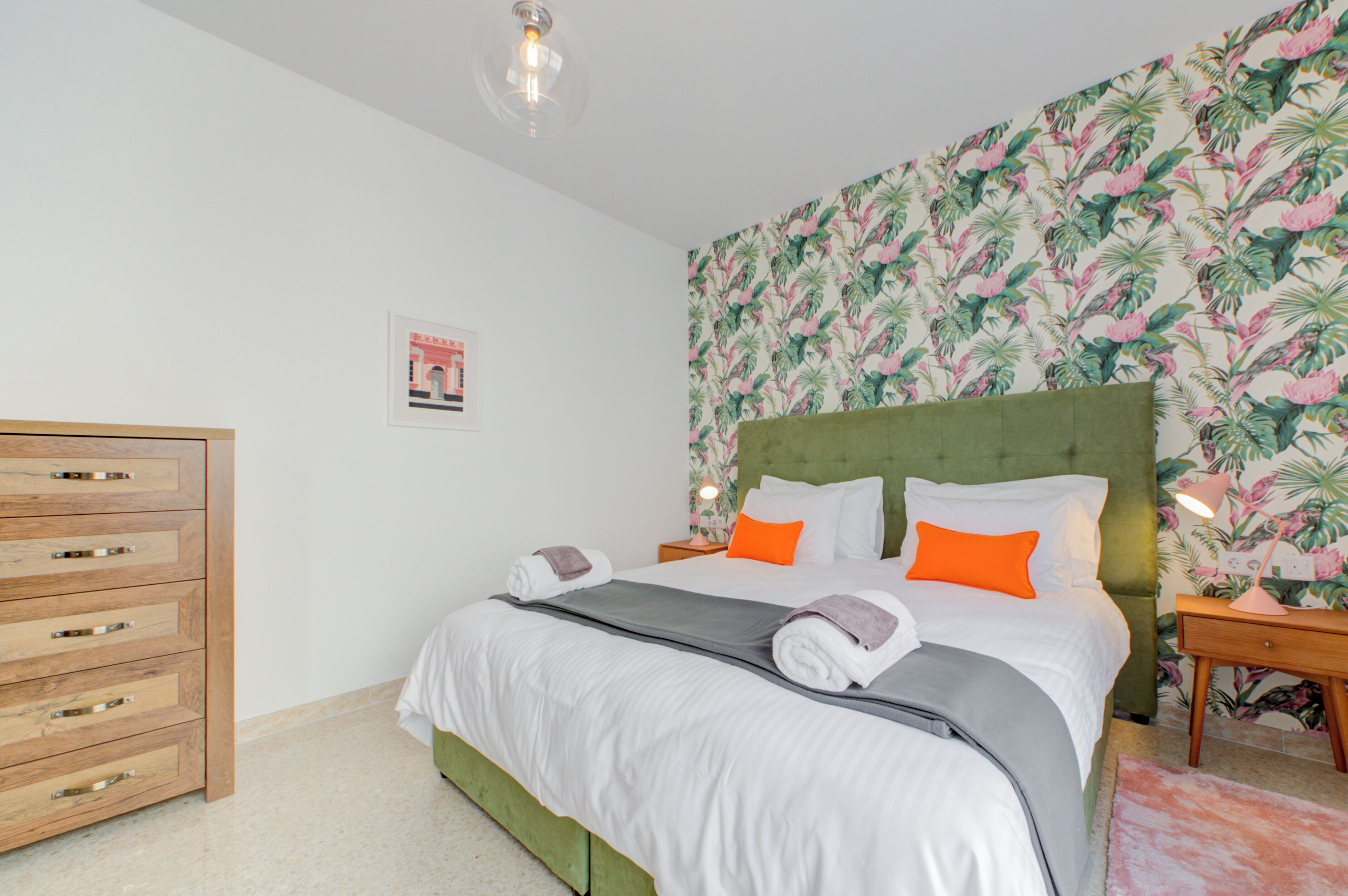 Huoneisto, 2 makuuhuonetta, keittiö | Pimennysverhot, silitysrauta/-lauta, ilmainen Wi-Fi