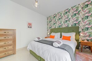 Huoneisto, 2 makuuhuonetta, keittiö | Pimennysverhot, silitysrauta/-lauta, ilmainen Wi-Fi