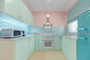 Apartment, 2 Bedrooms, Kitchen | Private kitchen - Colourful Spacious Maisonette with Yard (San Pawl il-Baħar)