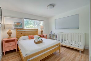 Fer et planche à repasser, accès Internet, draps fournis