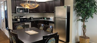 Cozy 2-bedroom condo in quaint Williamsburg with AC and gym