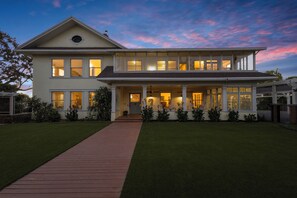 Exterior - Spacious Historic Estate • Pool, Spa & Lush Private Grounds (Chula Vista)