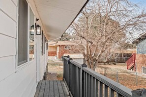 Property grounds - Loveland Lakeview Loft | New Reno & Dogs welcome (Loveland)