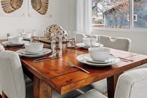 Dining - Loveland Lakeview Loft | New Reno & Dogs welcome (Loveland)