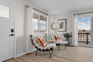 TV - Loveland Lakeview Loft | New Reno & Dogs welcome (Loveland)