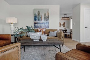 TV - Loveland Lakeview Loft | New Reno & Dogs welcome (Loveland)