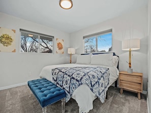 3 bedrooms, desk, iron/ironing board, travel crib