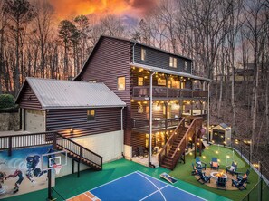 المنشأة من الخارج