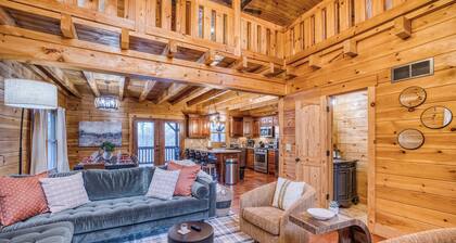 2MstrSuites~Pickleball~Golf~Hottub~Firepit~Gameroom~pooltable~Views~Sleeps 16