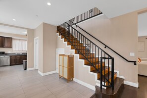 Interior - SPACIOUS 3-bedroom house • FREE PARKING & Centrally Located • Disney & Universal (San Gabriel)