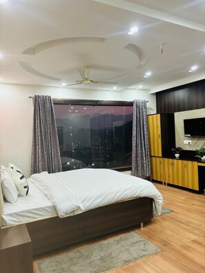 Comfort Suite, Balcony, Mountain View | Bathroom - Home Town Resort (Nalagarh)