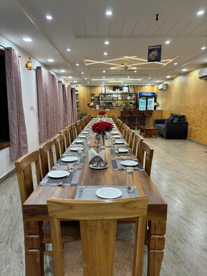 Restaurant - Home Town Resort (Nalagarh)