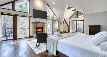 Spring Vacation Spot! Riverfront Home w/5 BRs and 4 BAs! Dog-friendly
