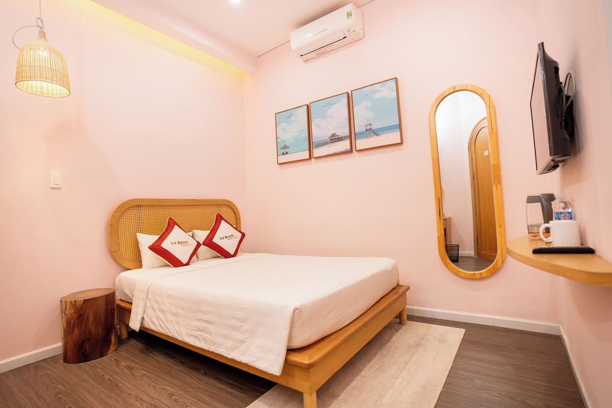 Basic Double Room | Egyptian cotton sheets, premium bedding, down comforters