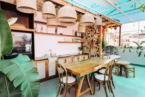 Fridge, microwave, oven, stovetop - La Bonté Boutique Home Vung Tau (Vung Tau)