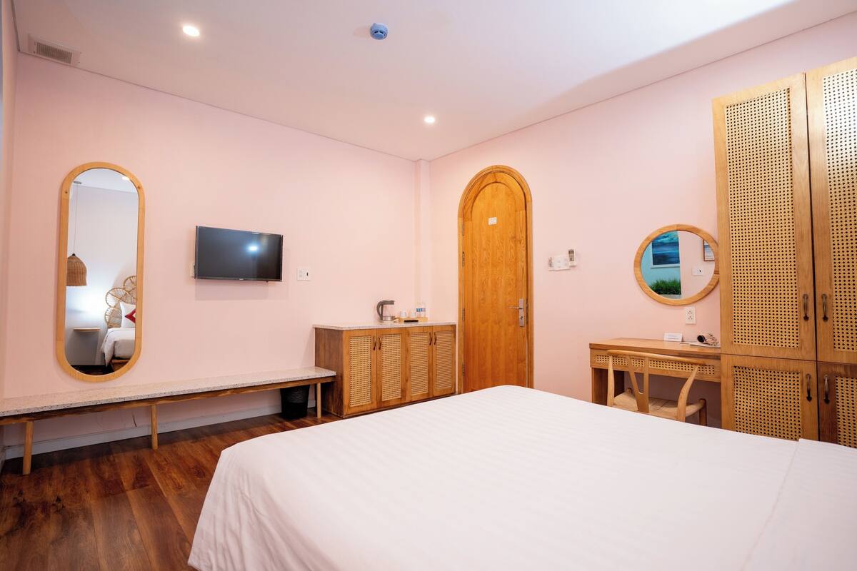 Standard Double Room | Egyptian cotton sheets, premium bedding, down duvets, memory-foam beds