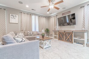 TV - Clovis Gem – 4BR, 3.5 Bath (Clovis)