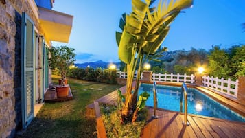 Villa, 3 soverom, utsikt mot bukt, sjøvendt | Hageutsikt