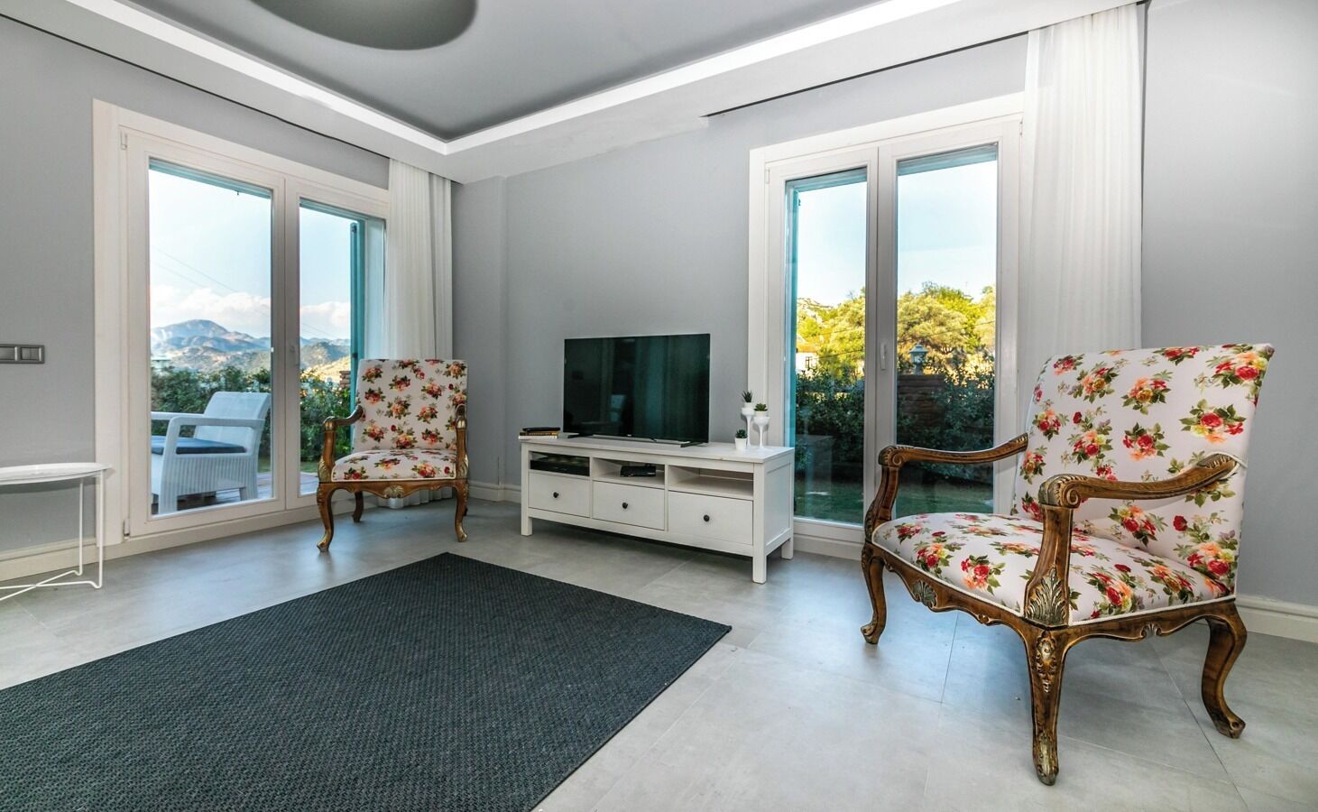 Villa, 3 habitaciones, vistas a la bahía, mirando al mar | Zona de estar | Una televisión de pantalla plana
