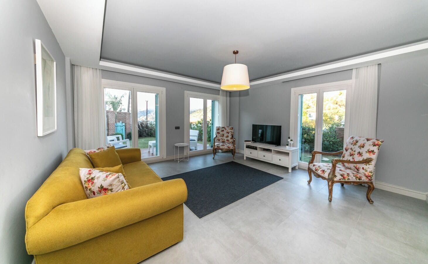 Huvila, 3 makuuhuonetta, näköala lahdelle, meren rannalla | Oleskelualue