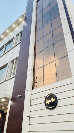 Façana frontal de l'allotjament