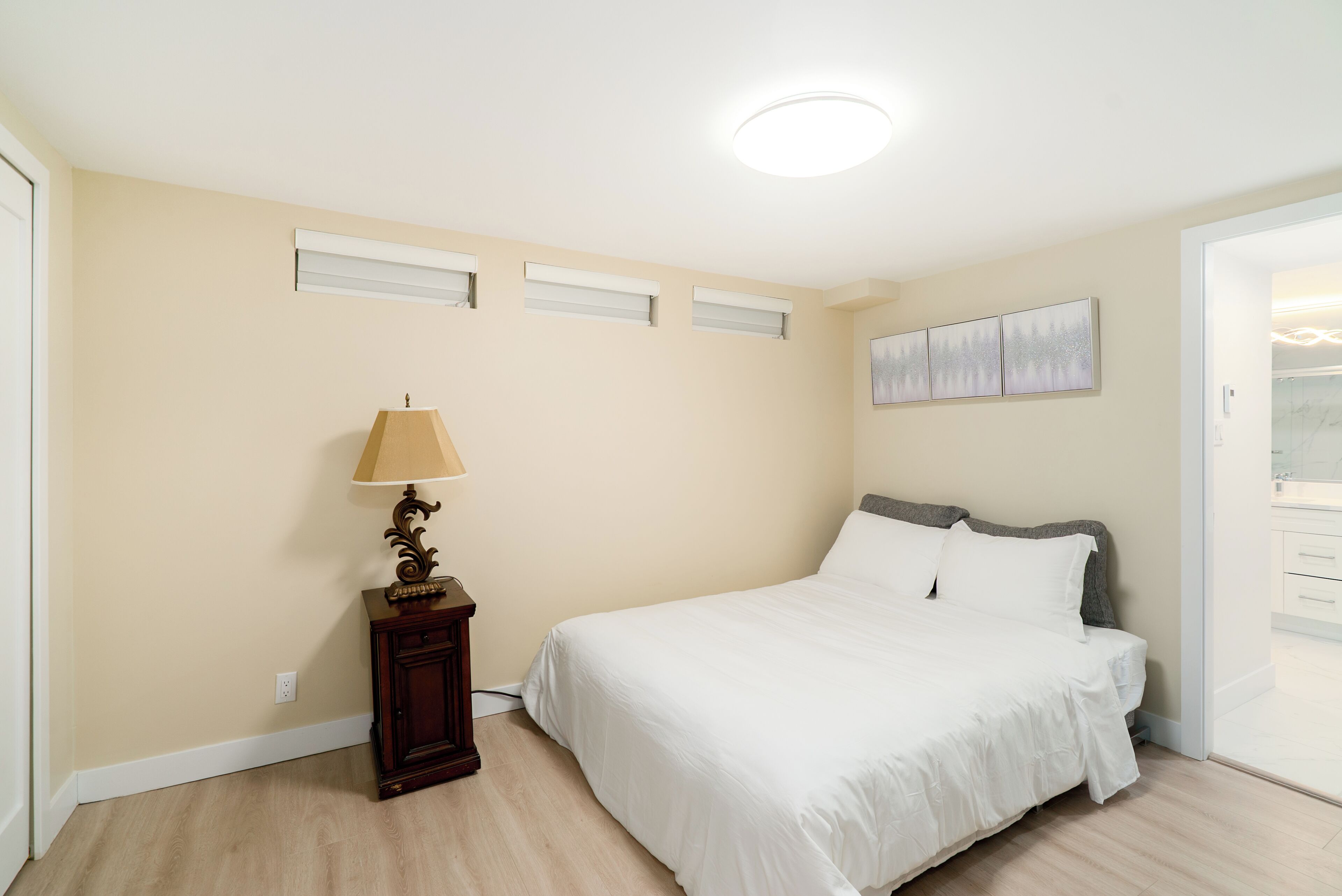 Bügeleisen/Bügelbrett, WLAN, Bettwäsche