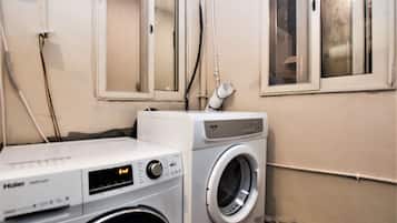 Apartment, 1 Queen Bed with Sofa bed, Air conditioning | Laundry